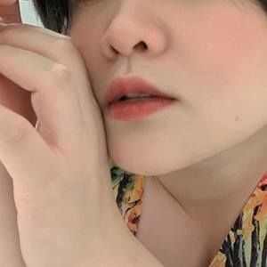 Meet your Posher, Nhung